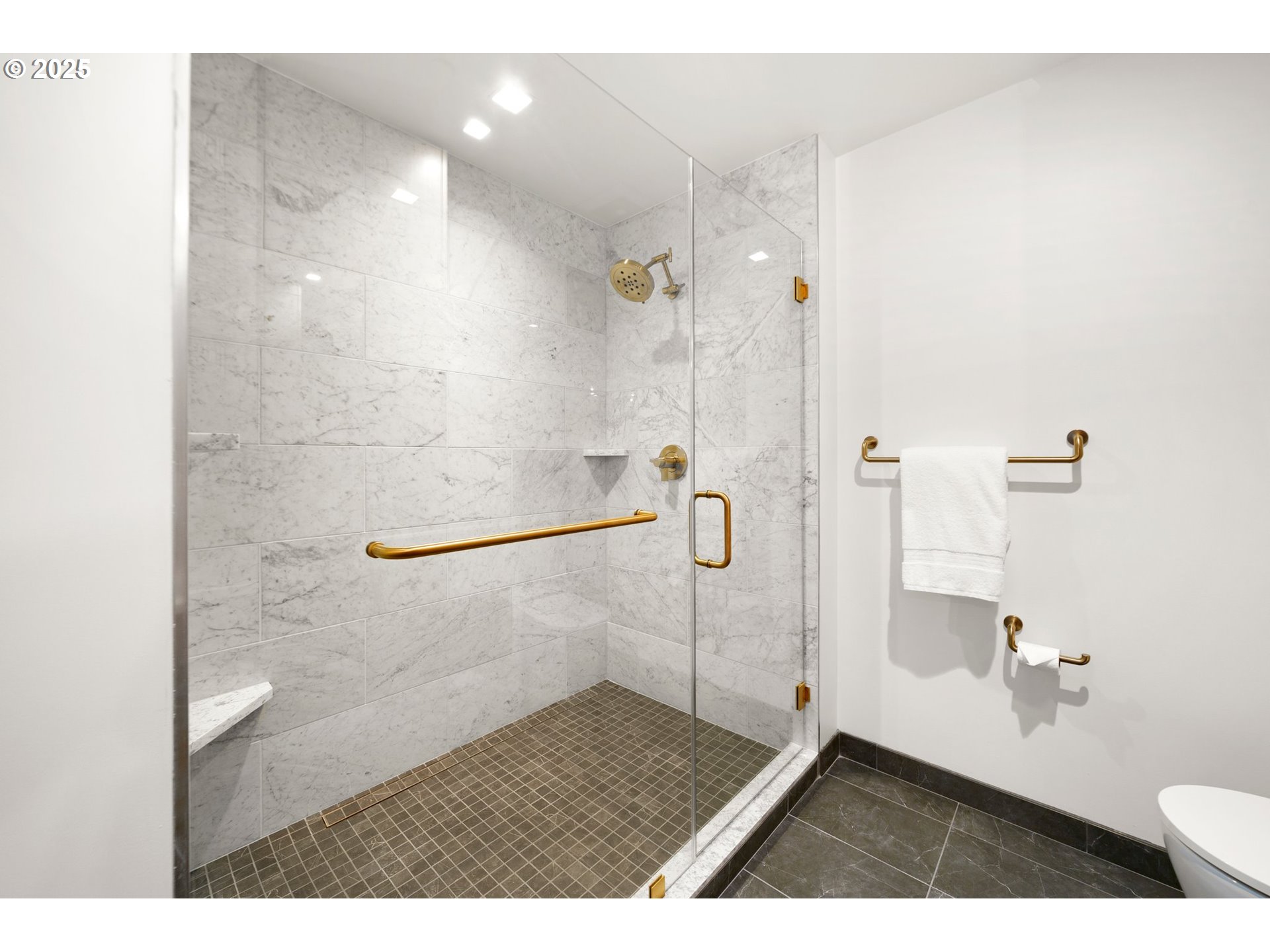 590 Waterfront Way, Unit 404 Vancouver, WA 98660 - Photo 12 of 22