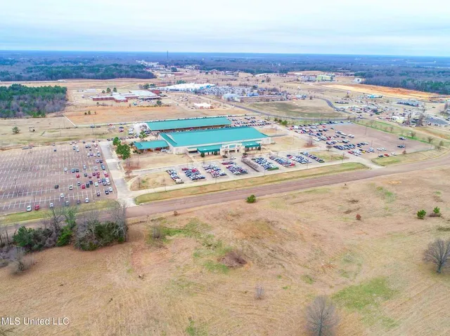 $2,300,000 | 0 Civic Center Drive, Batesville, MS 38606