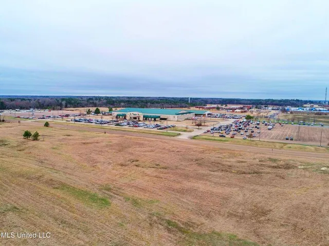 $2,300,000 | 0 Civic Center Drive, Batesville, MS 38606