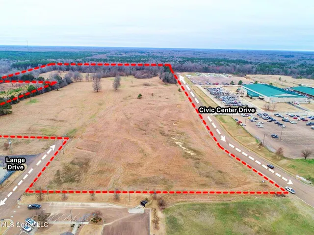 $2,300,000 | 0 Civic Center Drive, Batesville, MS 38606