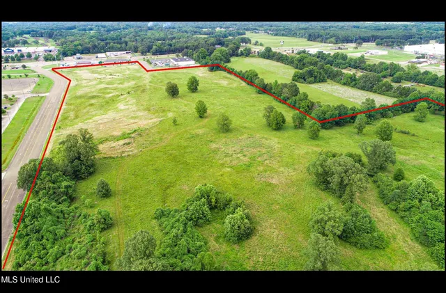 $2,300,000 | 0 Civic Center Drive, Batesville, MS 38606