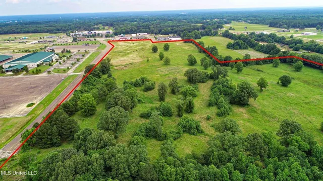 $2,300,000 | 0 Civic Center Drive, Batesville, MS 38606