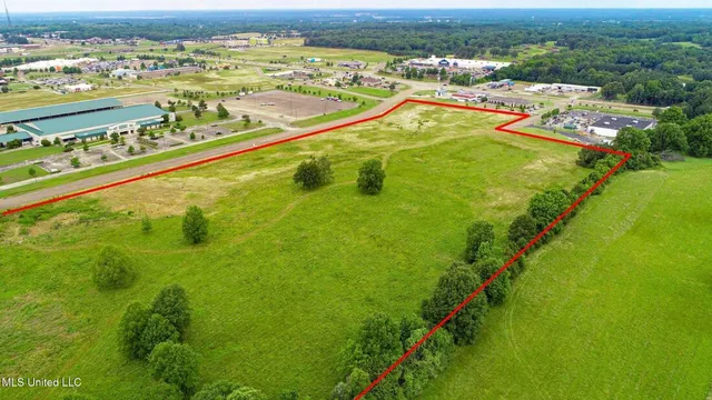 $2,300,000 | 0 Civic Center Drive, Batesville, MS 38606