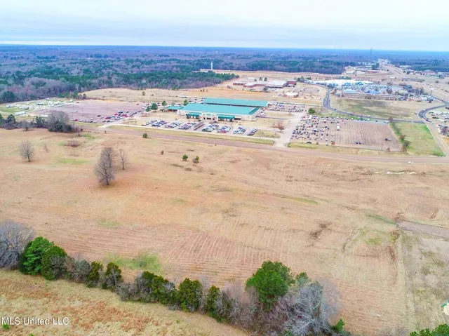 $2,300,000 | 0 Civic Center Drive, Batesville, MS 38606