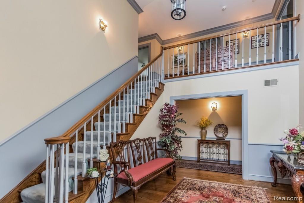 355 Olivewood Court Rochester, MI 48306 - Photo 6 of 61 006-Foyer-1835642-medium.jpg