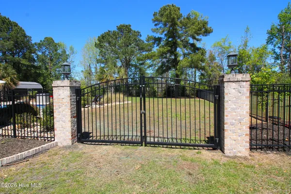 $729,000 | 2319 Pleasant Pl Lane, Greenville, NC 27858
