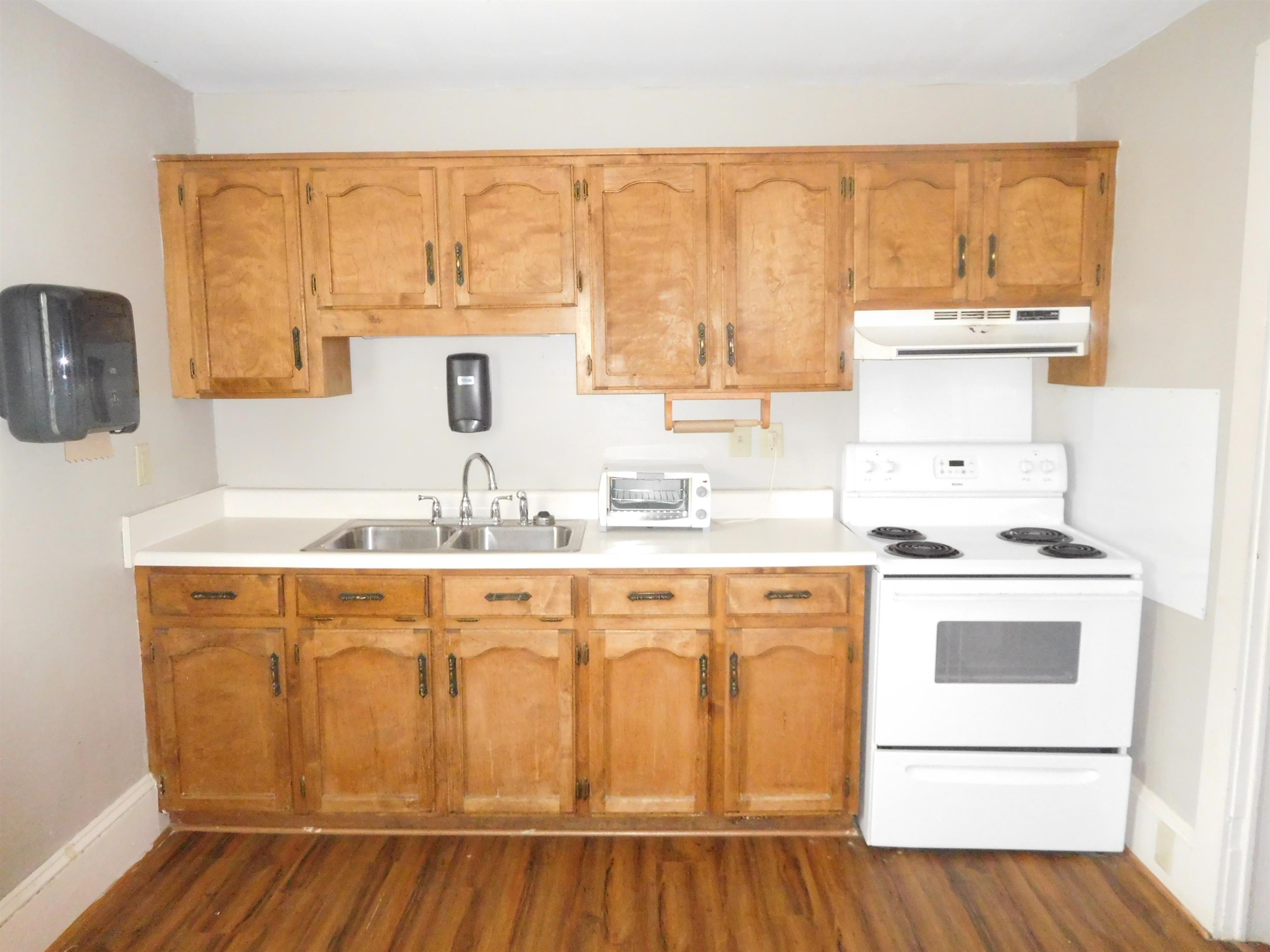606 East O'neal Street Gaffney, SC 29340 - Photo 4 of 12