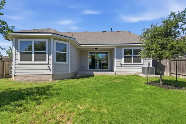 $2,150 | 103 Trailside Lane, Bastrop, TX 78602