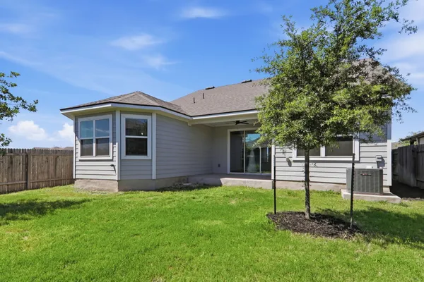 $2,150 | 103 Trailside Lane, Bastrop, TX 78602