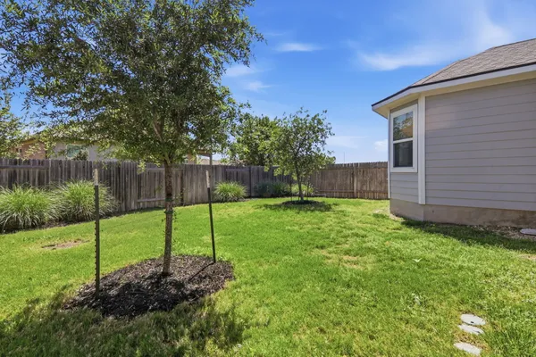 $2,150 | 103 Trailside Lane, Bastrop, TX 78602
