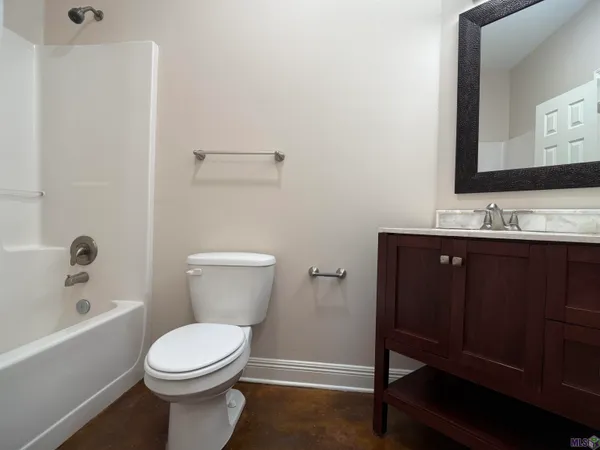 $1,300 | 40455 La Highway, Prairieville, LA 70769