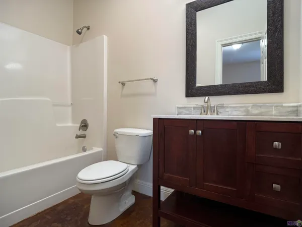 $1,300 | 40455 La Highway, Prairieville, LA 70769