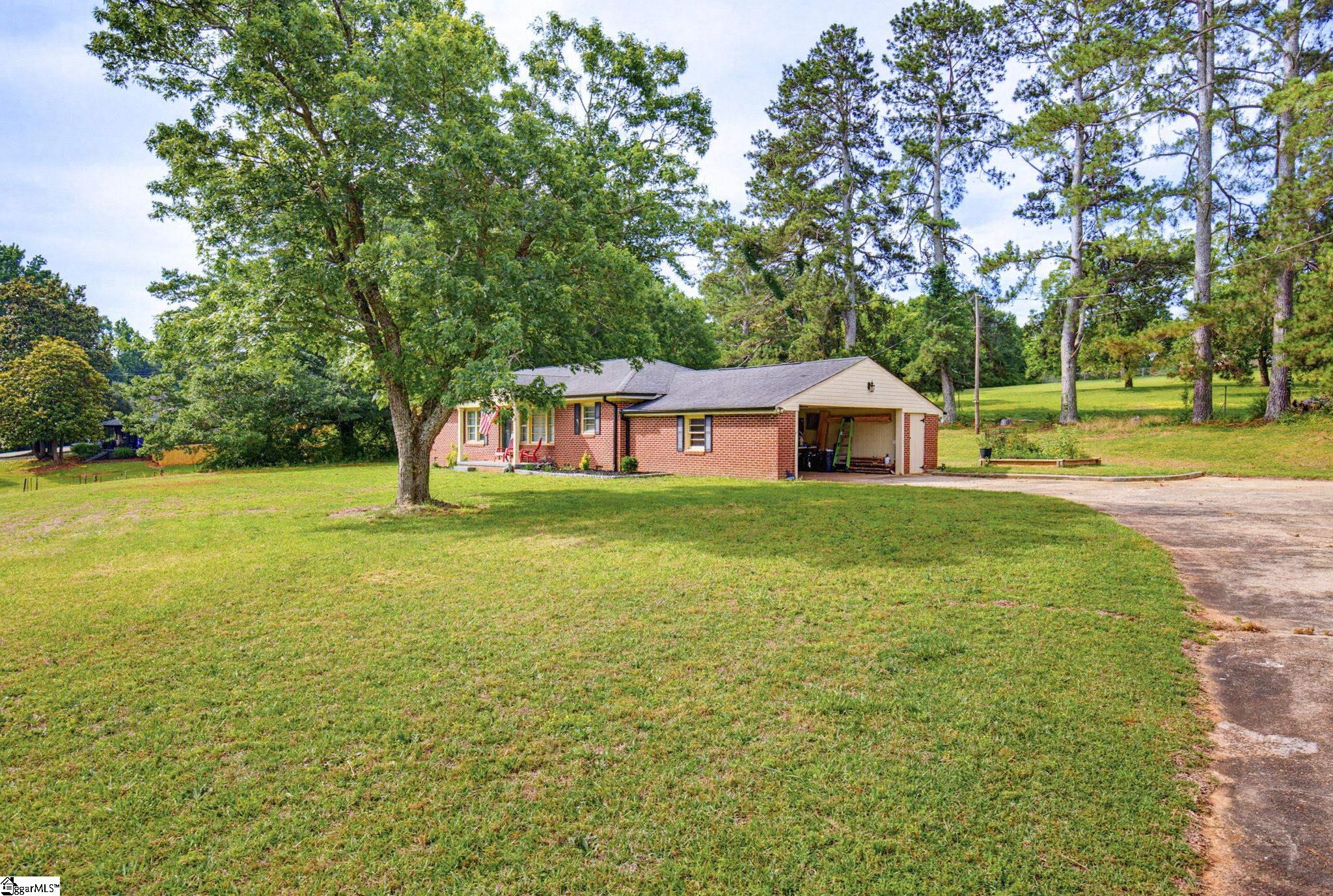 107 Wilson Road Anderson, SC 29625 - Photo 3 of 32