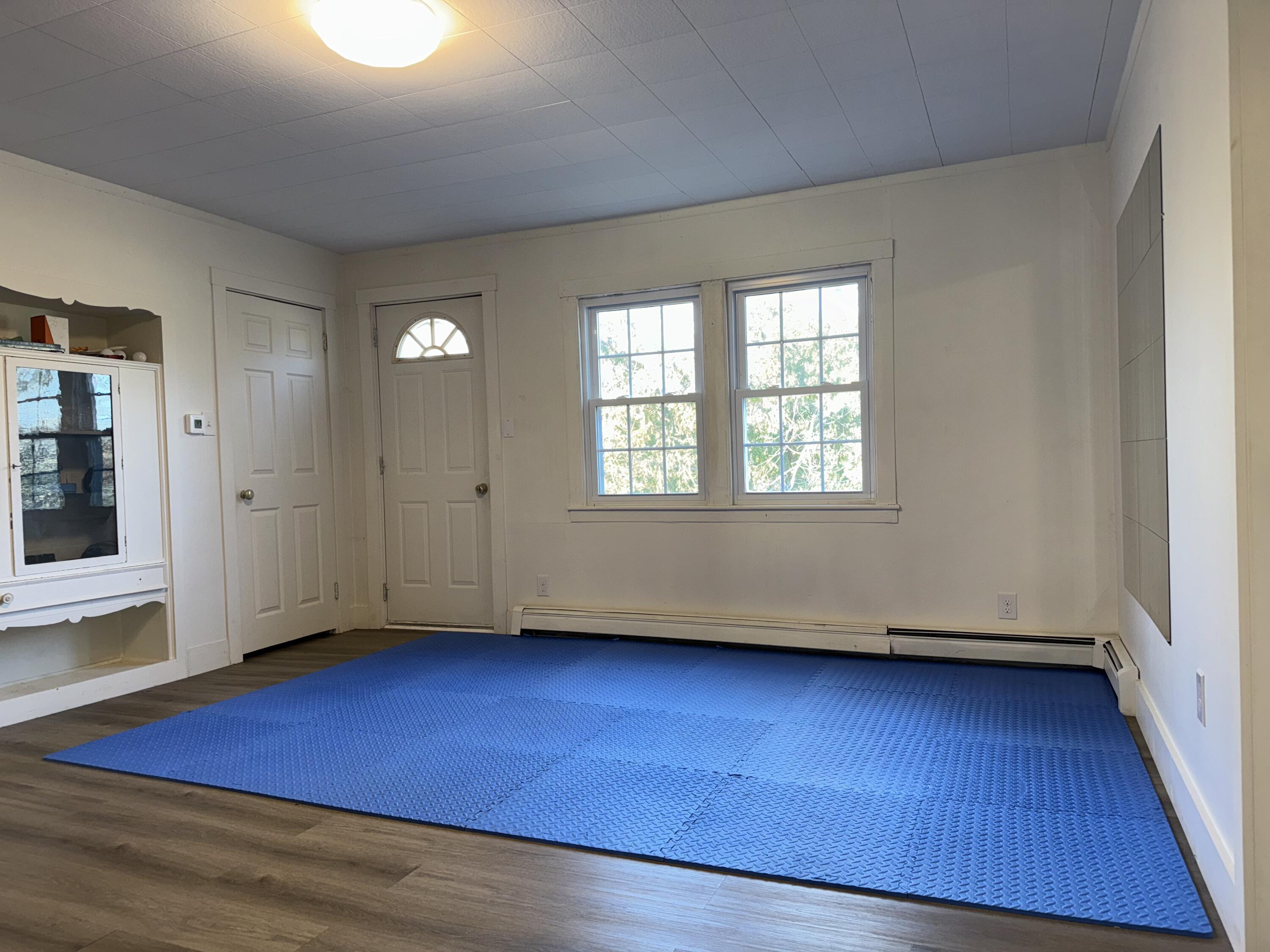 750 County Road Westbrook, ME 04092 - Photo 8 of 19 Living Room
