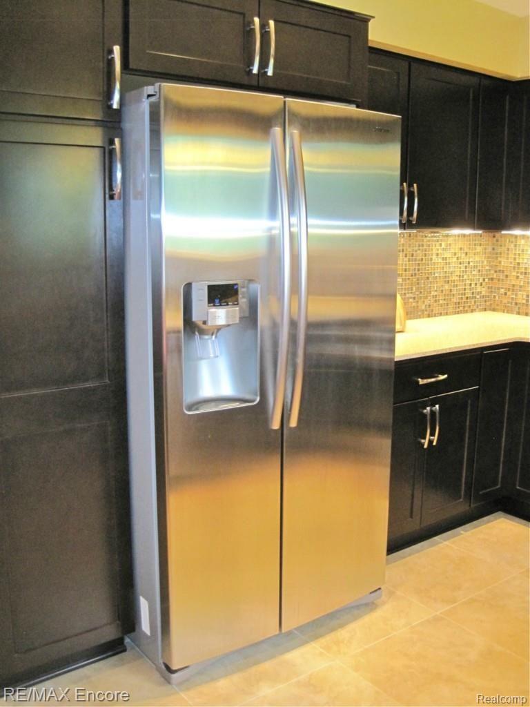 7216 Holcomb Road Clarkston, MI 48346 - Photo 7 of 37 Stainless Appliances.jpg