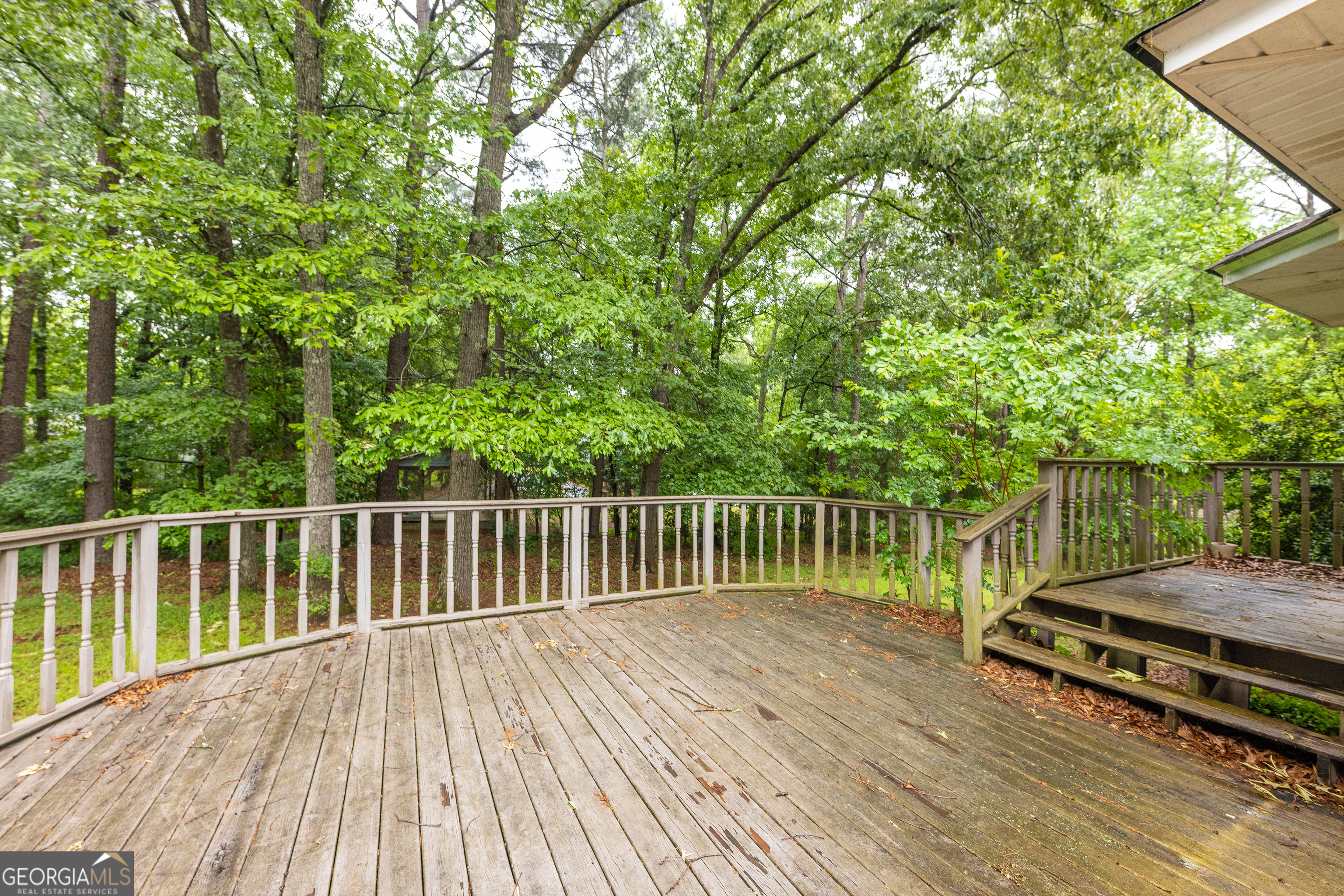 124 David Drive Thomaston, GA 30286 - Photo 28 of 43 a balcony with wooden floor and fence