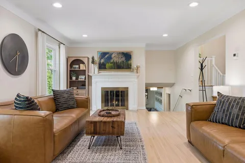$700,000 | 522 Shadyway Road, Wayzata, MN 55391