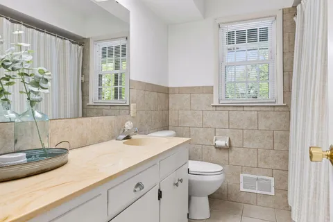 $700,000 | 522 Shadyway Road, Wayzata, MN 55391