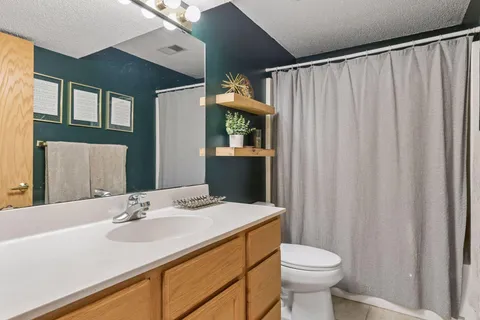 $700,000 | 522 Shadyway Road, Wayzata, MN 55391
