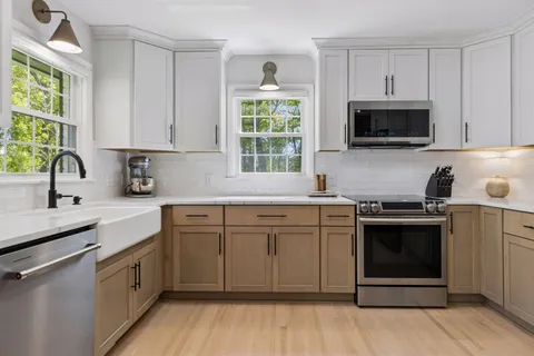 $700,000 | 522 Shadyway Road, Wayzata, MN 55391