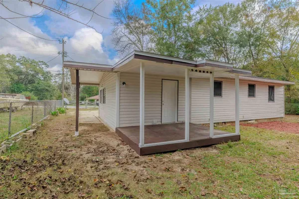 $1,350 | 825 Booker Avenue, Cantonment, FL 32533