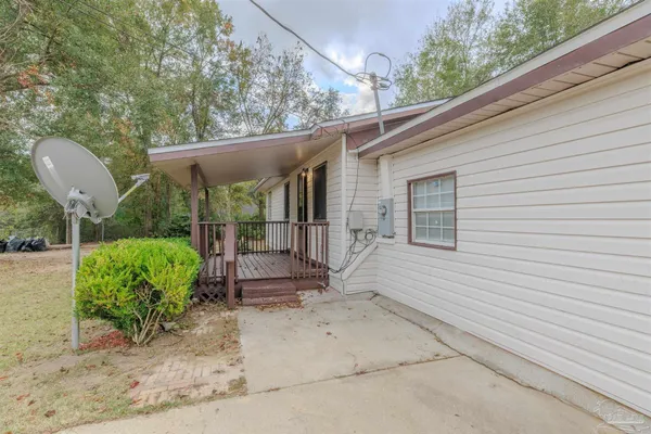 $1,350 | 825 Booker Avenue, Cantonment, FL 32533