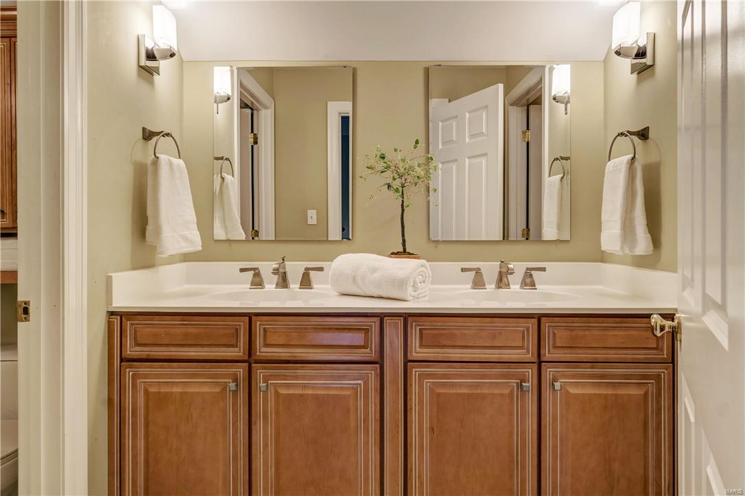 19 South Covington Meadows Road St. Louis, MO 63132 - Photo 46 of 64 Gallery Image 46