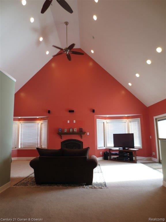 14725 Reeck Road Southgate, MI 48195 - Photo 9 of 25 CATHEDRAL CEILING IN GREAT ROOM