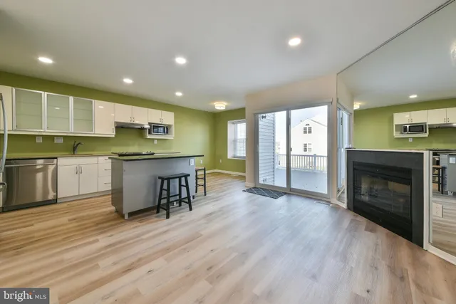 $2,400 | 702 Spice Bush, Ambler, PA 19002