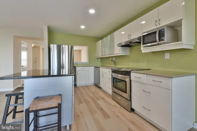 $2,400 | 702 Spice Bush, Ambler, PA 19002