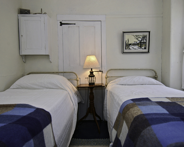 4 Austin Pasture Road Chilmark, MA 02535 - Photo 6 of 17 Gallery Image 6