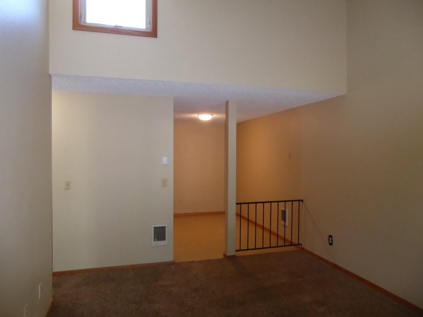 1700 Northeast Wells Acres Road, Unit 15 Bend, OR 97701 - Photo 4 of 17 View of great room from front door