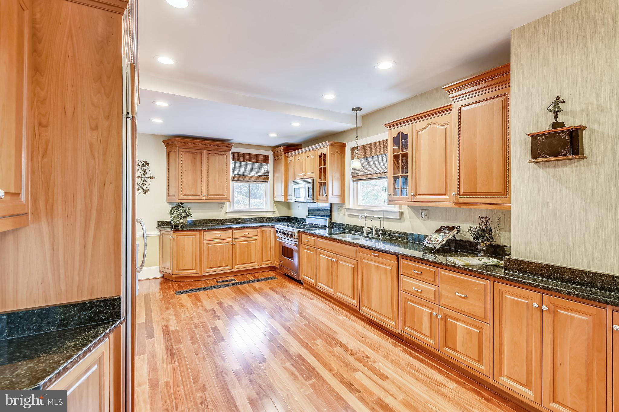 8325 Bensville Road Waldorf, MD 20603 - Photo 26 of 88 Gourmet kitchen
