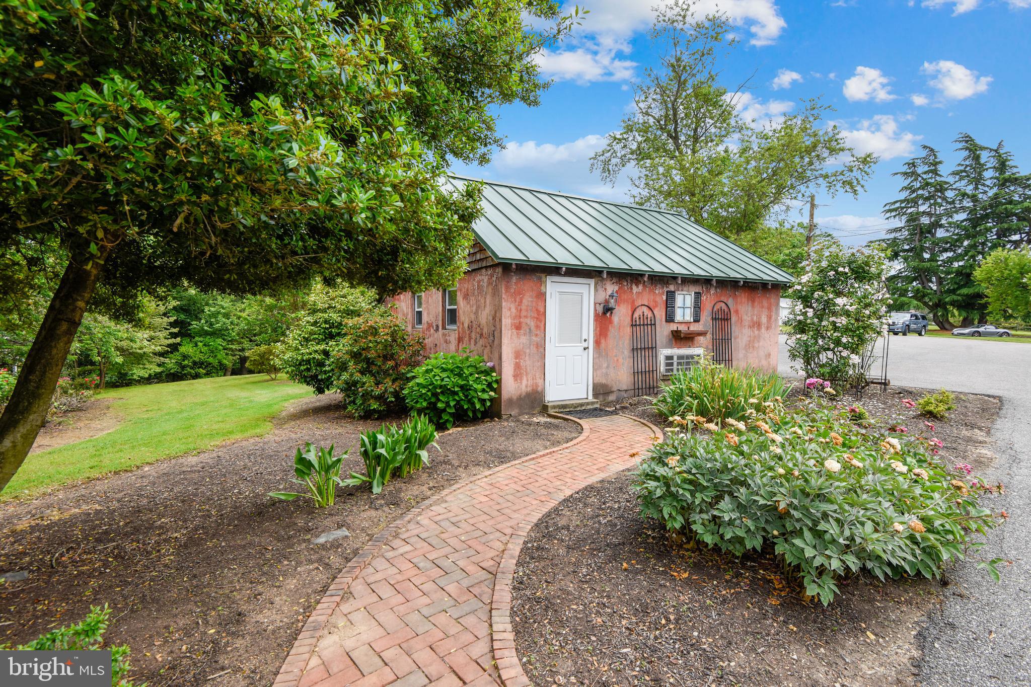 8325 Bensville Road Waldorf, MD 20603 - Photo 63 of 88 Office building, formerly a garage and gas station