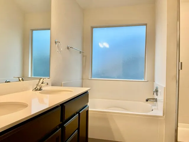 $2,400 | 184 Beth Ann Loop, Taylor, TX 76574