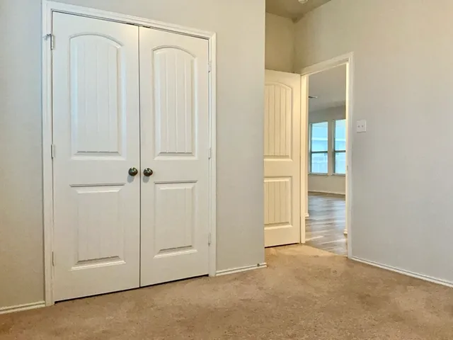 $2,400 | 184 Beth Ann Loop, Taylor, TX 76574