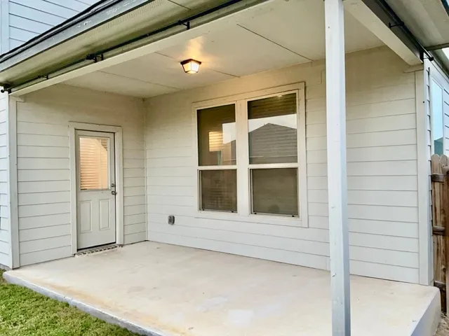 $2,400 | 184 Beth Ann Loop, Taylor, TX 76574