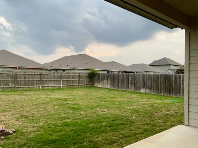 $2,400 | 184 Beth Ann Loop, Taylor, TX 76574