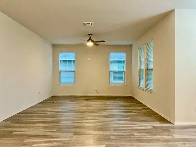 $2,400 | 184 Beth Ann Loop, Taylor, TX 76574