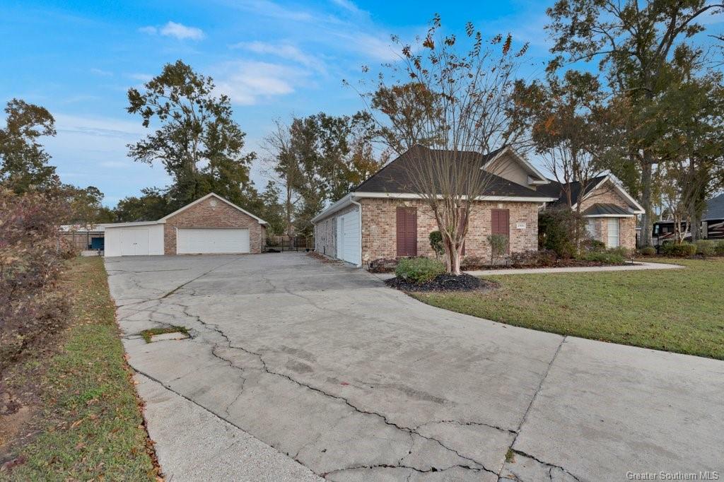 2306 Goos Road Lake Charles, LA 70611 - Photo 3 of 22 Gallery Image 3