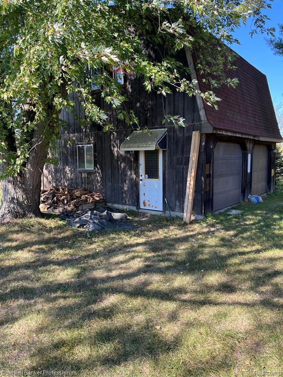 11242 Coldwater Road Flushing, MI 48433 - Photo 23 of 27