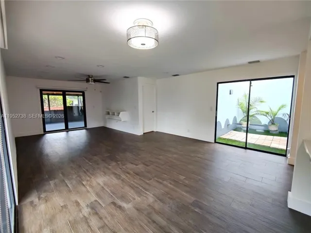 $3,000 | 5201 Southwest 31st Avenue, Unit 102, Dania Beach, FL 33312