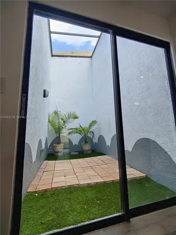 $3,000 | 5201 Southwest 31st Avenue, Unit 102, Dania Beach, FL 33312