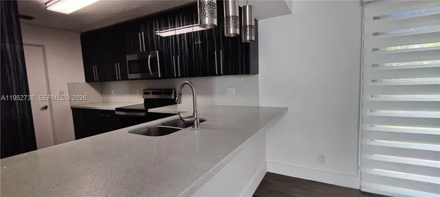 $3,000 | 5201 Southwest 31st Avenue, Unit 102, Dania Beach, FL 33312
