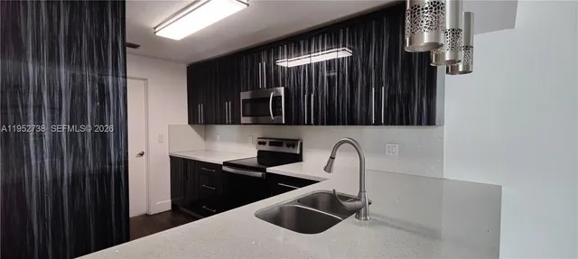 $3,000 | 5201 Southwest 31st Avenue, Unit 102, Dania Beach, FL 33312