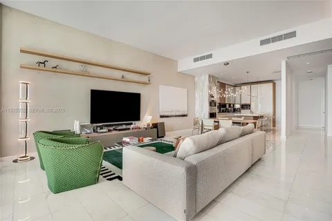 $4,800,000 | 2821 South Bayshore Drive, Unit 15C, Miami, FL 33133