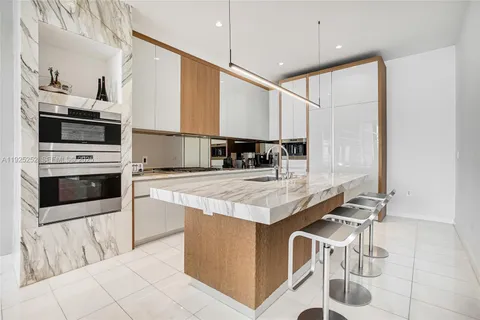 $4,800,000 | 2821 South Bayshore Drive, Unit 15C, Miami, FL 33133