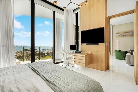 $4,800,000 | 2821 South Bayshore Drive, Unit 15C, Miami, FL 33133