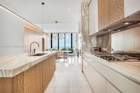 $4,800,000 | 2821 South Bayshore Drive, Unit 15C, Miami, FL 33133