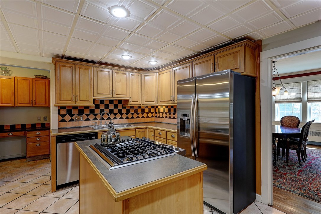 24 Ray Street Providence, RI 02906 - Photo 15 of 43 Gallery Image 15
